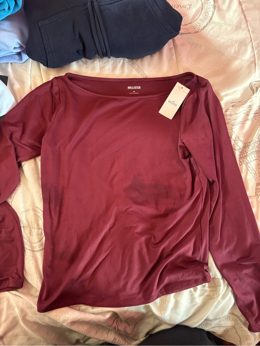 Hollister Long Sleeve Top – Brand New With Tags
